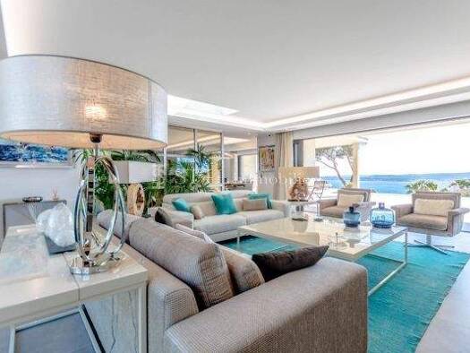 Einfamilienhaus zum Kauf 7 Zimmer 250 m² 1.480 m² Grundstück Ville-Les Saquedes-Le Bouillonnet Sainte-Maxime 83120