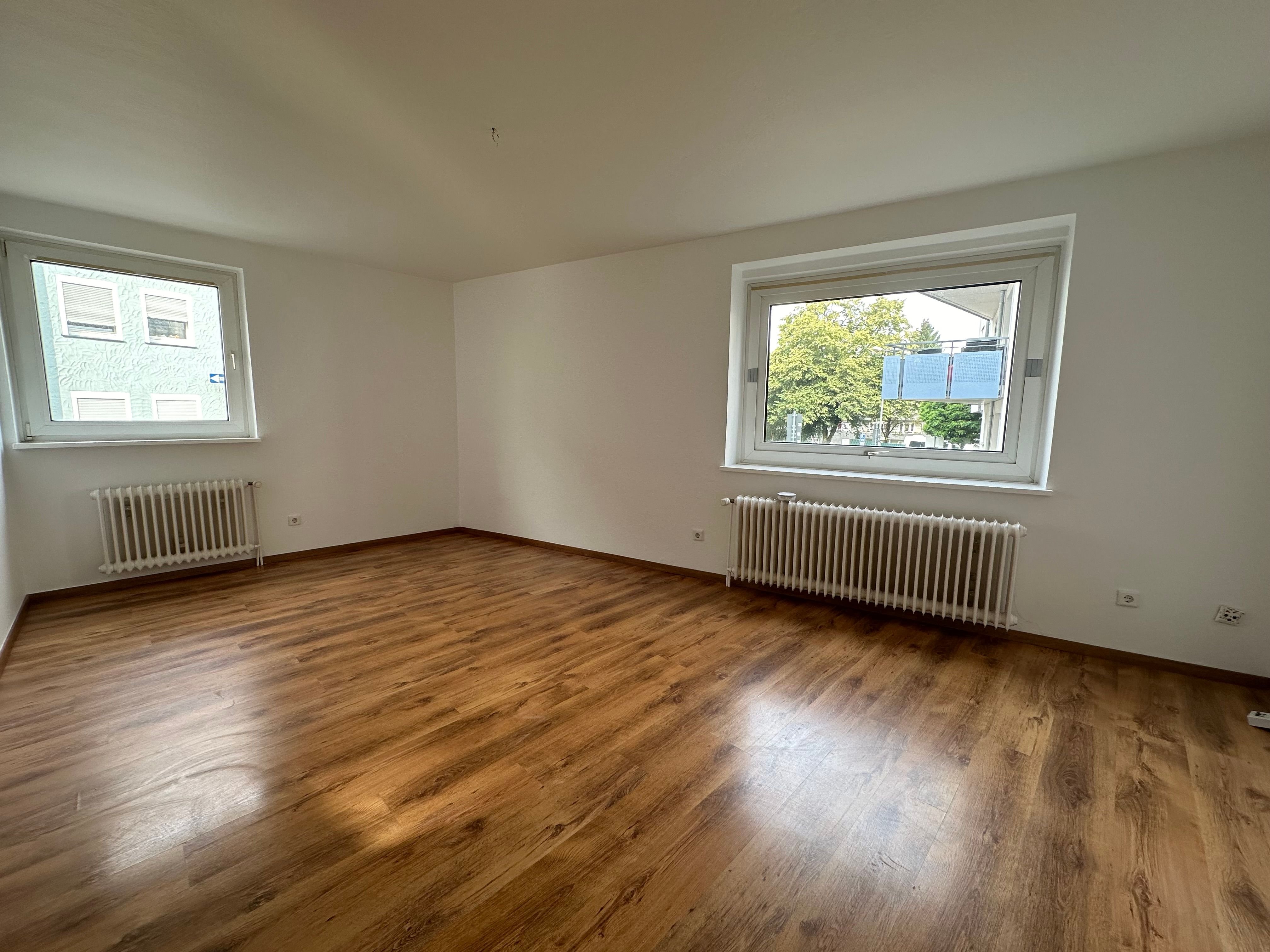 Wohnung zur Miete 450 € 3 Zimmer 64 m²<br/>Wohnfläche EG<br/>Geschoss ab sofort<br/>Verfügbarkeit Scheiderstraße 14 Scheid Remscheid 42853