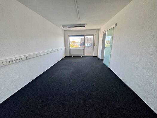 Bürogebäude zur Miete 2.890 € 12 Zimmer 355 m² Bürofläche Rengsdorf 56579