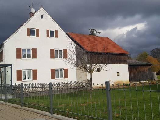 Haus zum Kauf provisionsfrei 395.000 € 7 Zimmer 110 m² 495 m² Grundstück Dorfstraße 11 Weilach Gachenbach 86565