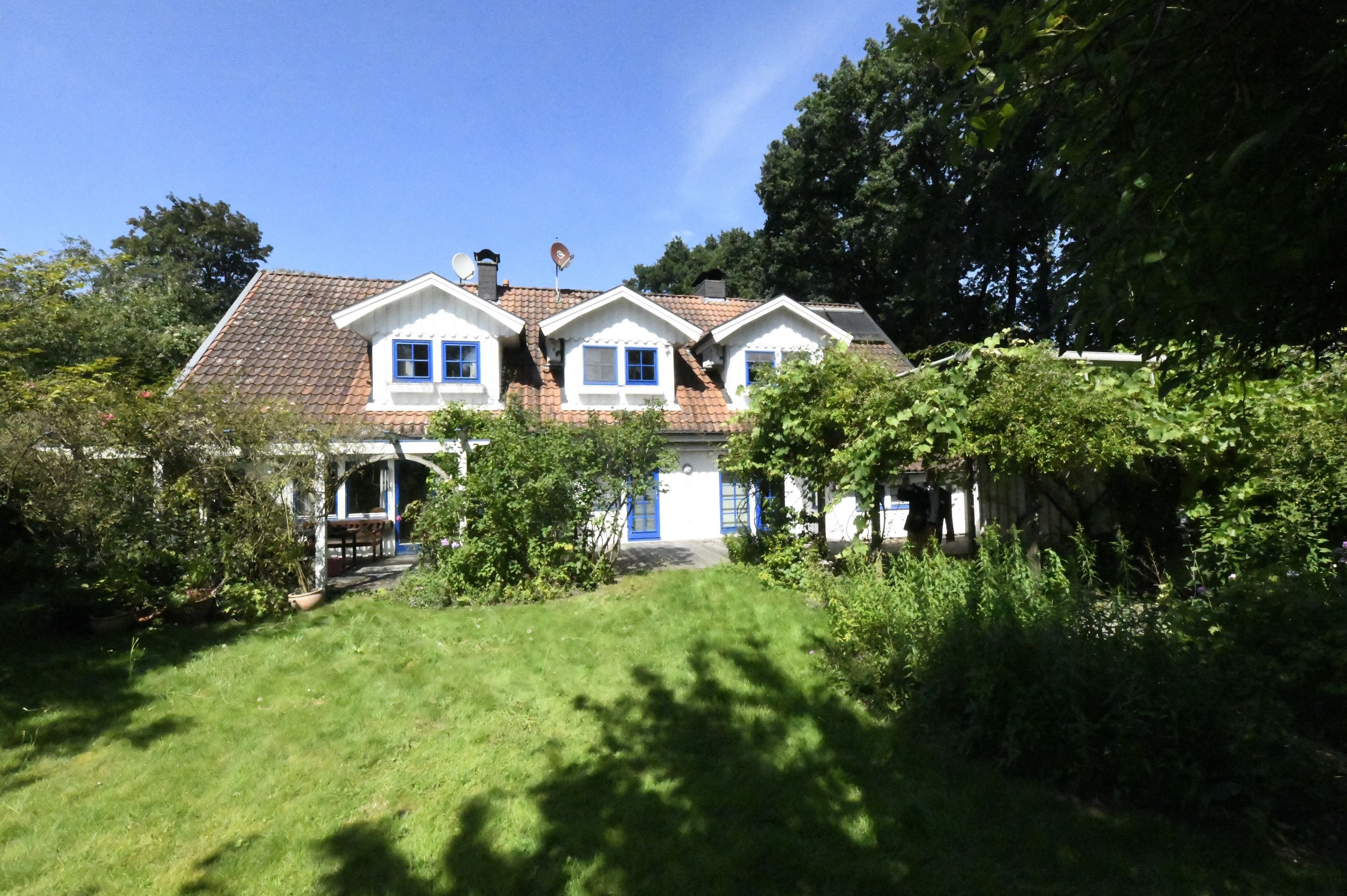 Einfamilienhaus zum Kauf 475.000 € 6 Zimmer 150 m²<br/>Wohnfläche ab sofort<br/>Verfügbarkeit Schönebeck Bremen 28757