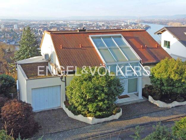 Einfamilienhaus zum Kauf 985.000 € 336 m² 1.004 m² Grundstück Urbar 56182