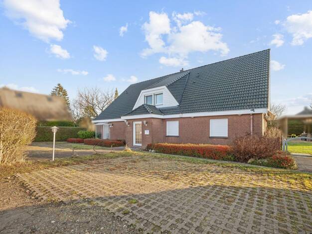 Haus zum Kauf 460.000 € 12 Zimmer 206 m² 1.788 m² Grundstück Lübstorf Lübstorf 19069
