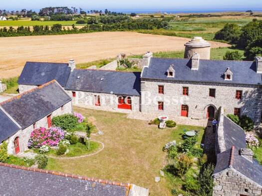 Haus zum Kauf 1.290.000 € 9 Zimmer 317 m² 17.570 m² Grundstück Ploudalmézeau 29830