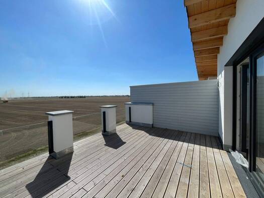 Reihenmittelhaus zur Miete - Erstbezug 1.990 € 5 Zimmer 147,4 m² 164,7 m² Grundstück frei ab 01.12.2025 Lindenallee 33 Göhrenz Markranstädt 04420