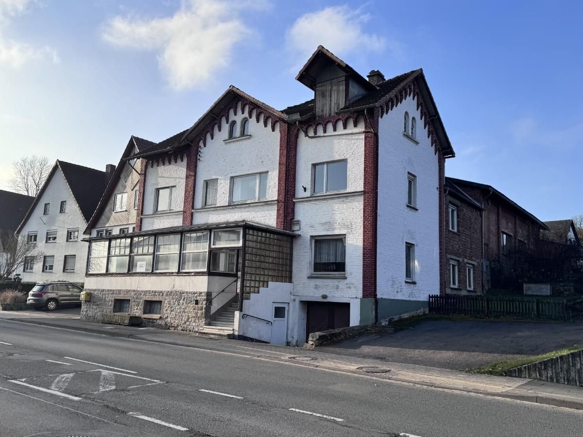 Mehrfamilienhaus zum Kauf 98.000 € 11 Zimmer 333 m²<br/>Wohnfläche 465 m²<br/>Grundstück Wöbbel Schieder - Schwalenberg 32816