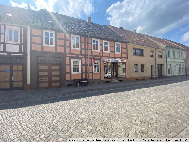 Mehrfamilienhaus zum Kauf 185.000 € 8 Zimmer 230 m²<br/>Wohnfläche 380 m²<br/>Grundstück Kyritz Kyritz 16866