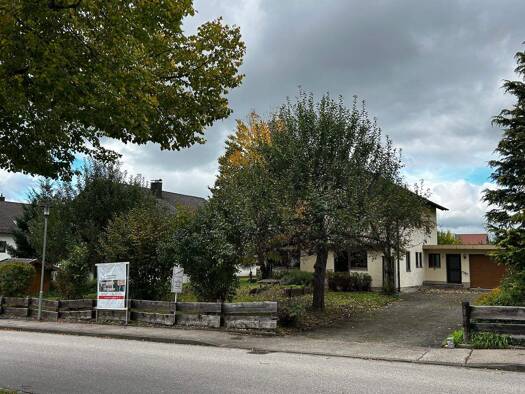 Einfamilienhaus zum Kauf 460.000 € 7 Zimmer 150 m² 750 m² Grundstück frei ab sofort Kneippstraße 7 Krumbach Krumbach (Schwaben) 86381