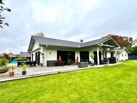 Bungalow zum Kauf 899.000 € 7 Zimmer 243,9 m² 1.822 m² Grundstück Grüneberg 16775