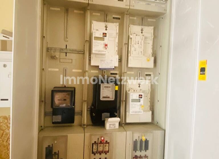 Mehrfamilienhaus zum Kauf 295.000 € 9 Zimmer 270 m²<br/>Wohnfläche 200 m²<br/>Grundstück Innenstadt Hof 95028