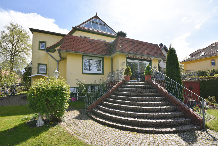 Villa zum Kauf 580.000 € 6 Zimmer 249 m²<br/>Wohnfläche 930 m²<br/>Grundstück Arendsee Arendsee (Altmark) 39619