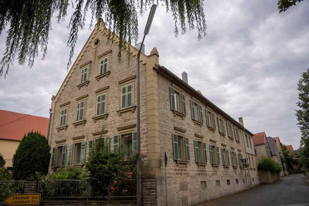 Mehrfamilienhaus zum Kauf 550.000 € 10 Zimmer 360 m² 2.500 m² Grundstück Biebelried Biebelried 97318