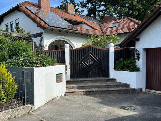 Villa zum Kauf provisionsfrei 1.295.000 € 9 Zimmer 371 m² 825 m² Grundstück Auf der Höhe 17 Röttenbach 91341