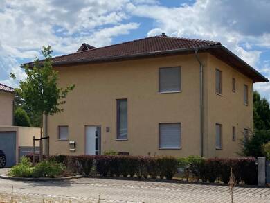 Einfamilienhaus zur Miete 1.800 € 7 Zimmer 150 m² 400 m² Grundstück Roth 91154