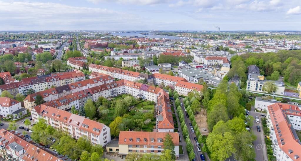 Wohnung zum Kauf 225.000 € 2 Zimmer 62,2 m²<br/>Wohnfläche ab sofort<br/>Verfügbarkeit Hansaviertel Rostock 18059