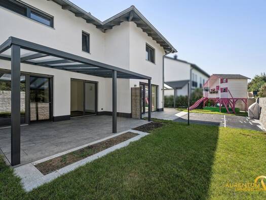 Einfamilienhaus zum Kauf 8 Zimmer 244,3 m² 676 m² Grundstück Geiselhöring Geiselhöring 94333