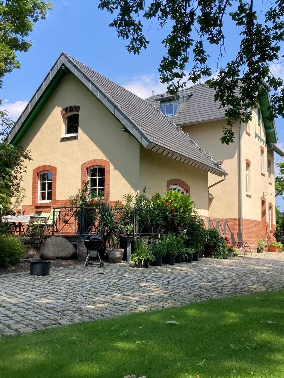 Haus zum Kauf 970.000 € 9 Zimmer 1.642 m²<br/>Grundstück Merzdorf Cottbus 03042