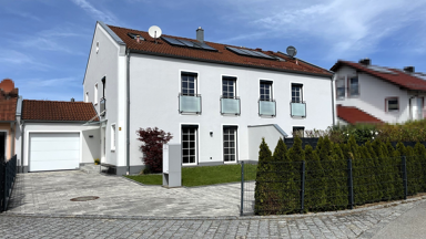 Doppelhaushälfte zur Miete 1.400 € 5 Zimmer 122 m² 301 m² Grundstück frei ab 01.04.2025 Plattling Plattling 94447