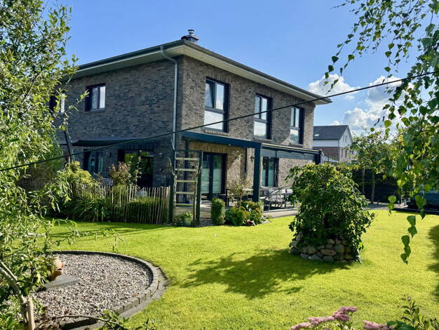 Einfamilienhaus zum Kauf provisionsfrei 789.000 € 7 Zimmer 224,6 m² 741 m² Grundstück frei ab 01.02.2026 Schleswig 24837