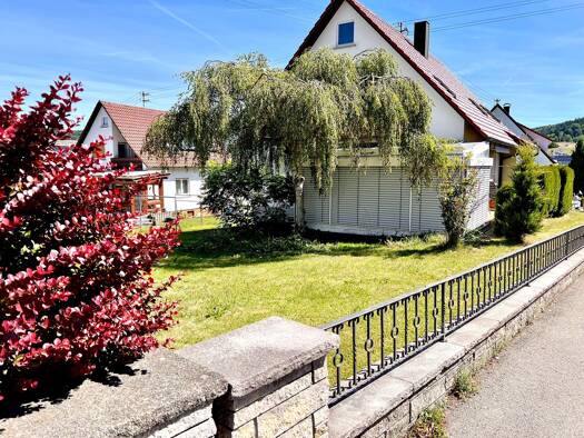 Mehrfamilienhaus zum Kauf 418.000 € 7 Zimmer 175,8 m² 635 m² Grundstück frei ab sofort Nendingen Tuttlingen 78532