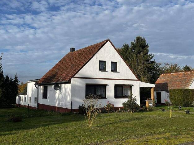 Haus zum Kauf 119.000 € 4 Zimmer 2.476 m² Grundstück Schwasdorf 17168