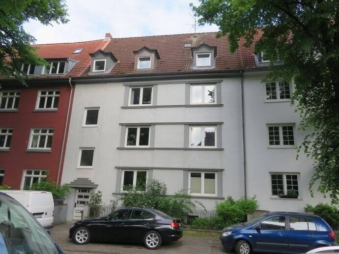 Renovierte DG-Wohnung mit Balkon in Wakenitznähe – Lübeck – Bild 1 von 10