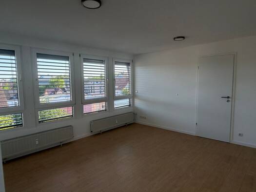 Wohnung zur Miete 640 € 3,5 Zimmer 82 m² frei ab 01.08.2026 Schloß Neuhaus Paderborn 33104