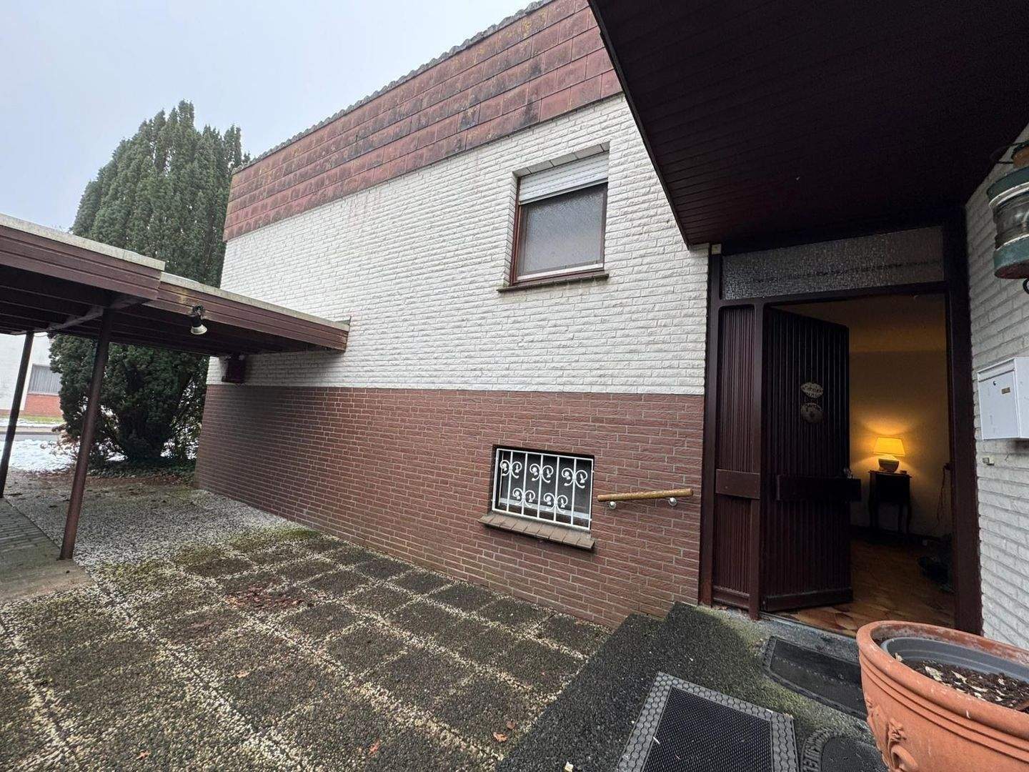 Immobilie in Rhauderfehn - Interessantes Einfamilienhaus - "Architektenhaus" - in schöner, ruhiger Wallheckenlandschaft - Bild 0