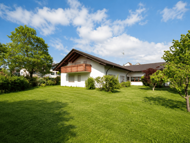 Einfamilienhaus zum Kauf 1.150.000 € 6,5 Zimmer 197 m² 1.067 m² Grundstück frei ab sofort Eltingen Leonberg 71229