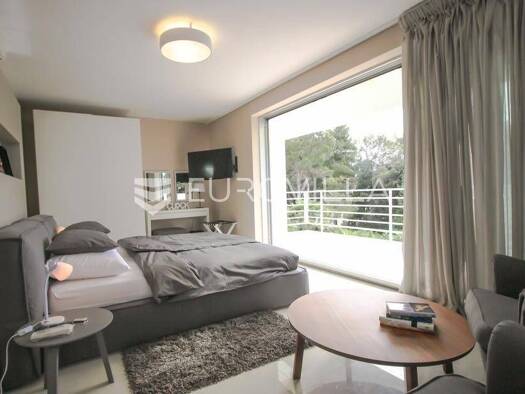 Haus zur Miete 5.700 € 5 Zimmer 250 m² Rovinj Rovinj