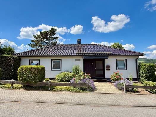 Einfamilienhaus zum Kauf 239.000 € 6 Zimmer 179,8 m² 535 m² Grundstück Neuenrade Neuenrade 58809