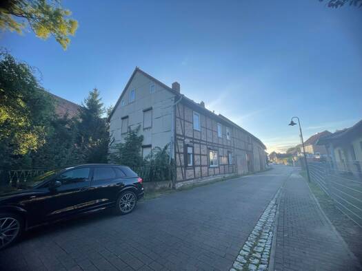 Mehrfamilienhaus zum Kauf provisionsfrei 47.000 € 5 Zimmer 172 m² 1.000 m² Grundstück frei ab sofort Wackersleben Hötensleben 39393