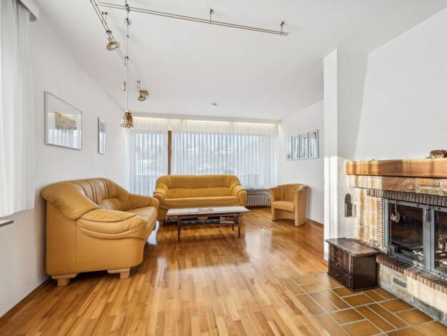 Doppelhaushälfte zum Kauf 549.000 € 8 Zimmer 210 m² 921 m² Grundstück Waldstetten Waldstetten 73550