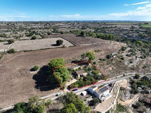 Mehrfamilienhaus zum Kauf 135.000 € 2,5 Zimmer 85 m² 1.750 m² Grundstück frei ab sofort Modica 97015