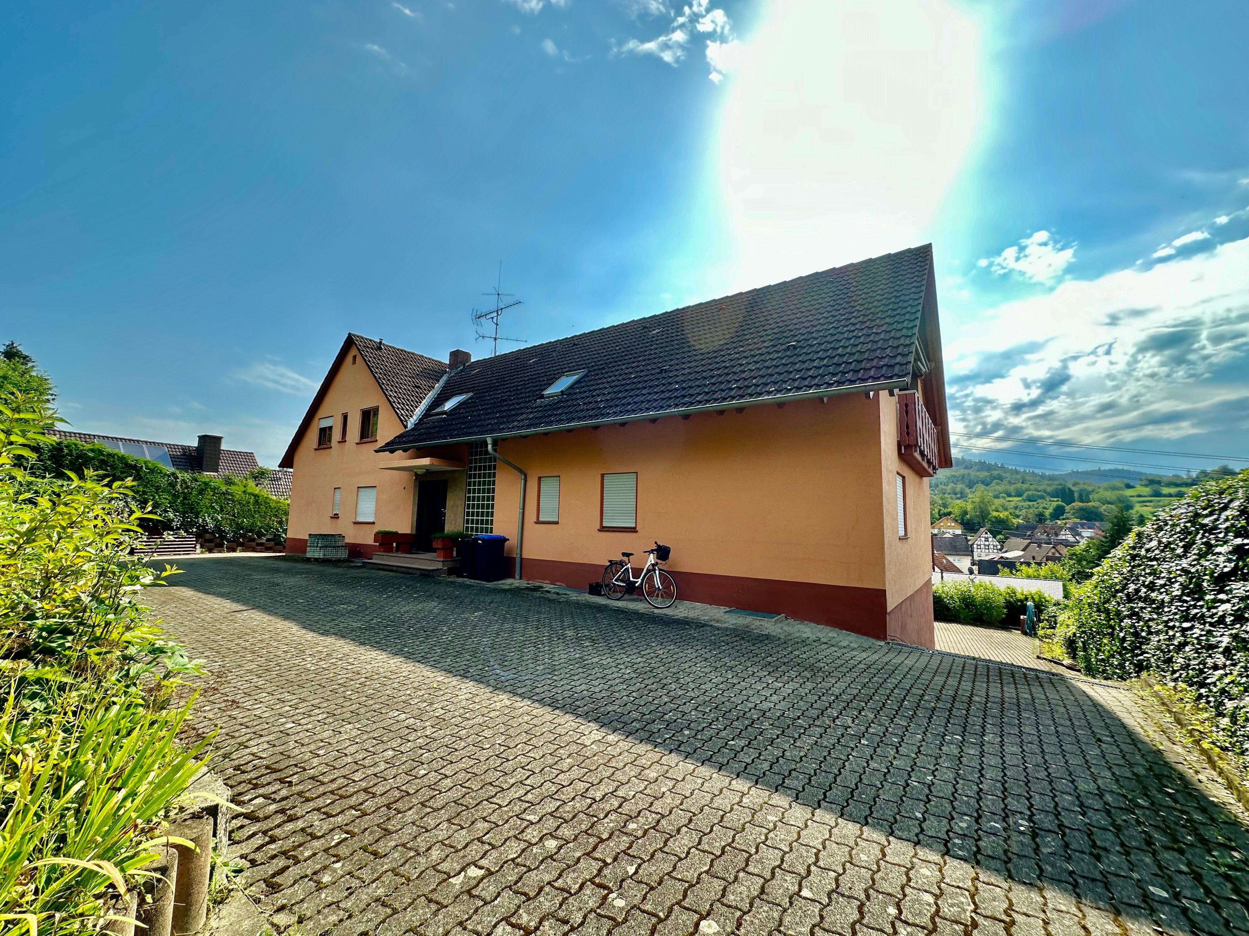 Mehrfamilienhaus zum Kauf 798.000 € 14 Zimmer 319 m²<br/>Wohnfläche 1.673 m²<br/>Grundstück Broggingen Herbolzheim 79336