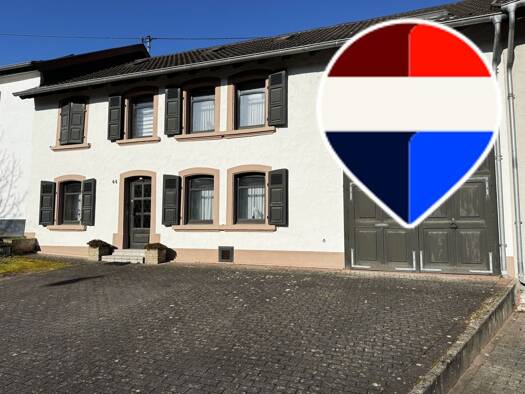 Reihenmittelhaus zum Kauf 235.000 € 10 Zimmer 240 m² 1.289 m² Grundstück Neuforweiler Saarlouis 66740