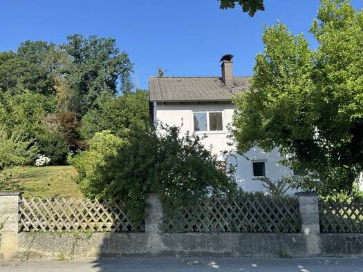 Einfamilienhaus zum Kauf 368.000 € 7 Zimmer 139 m² 1.030 m² Grundstück Schoßbach Erharting 84513