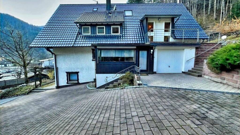 Mehrfamilienhaus zum Kauf 545.000 € 8 Zimmer 240 m² 1.231 m² Grundstück Gutach 77793