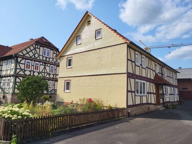 Haus zum Kauf provisionsfrei 450.000 € 7 Zimmer 180 m² 2.200 m² Grundstück Langenbieber Hofbieber 36145