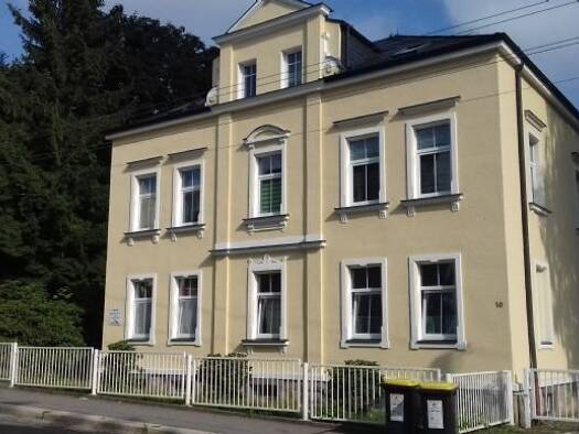 Wohnung zur Miete 230 € 2 Zimmer 48 m² EG frei ab sofort Waldenburger Straße 10 Limbach-Oberfrohna 09212