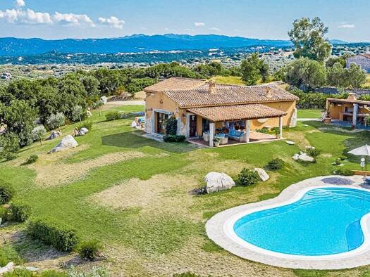 Haus zum Kauf 1.450.000 € 240 m² 30.000 m² Grundstück Olbia 07026
