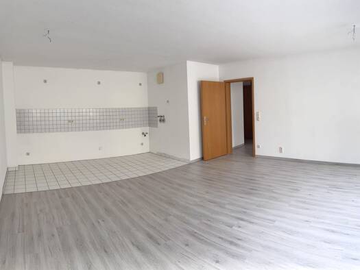 Wohnung zur Miete 370 € 2 Zimmer 68,1 m² 3. Geschoss frei ab sofort Talstraße 8 Auerbach Auerbach 08209