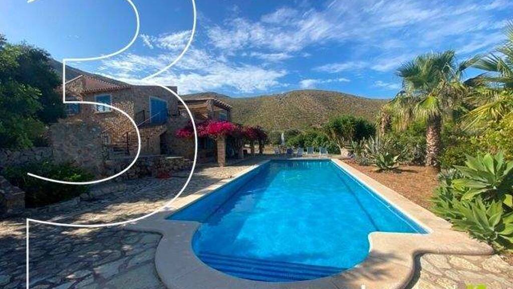 Landhaus zum Kauf provisionsfrei 1.800.000 € 10 Zimmer 370 m² 7.318 m² Grundstück Capdepera