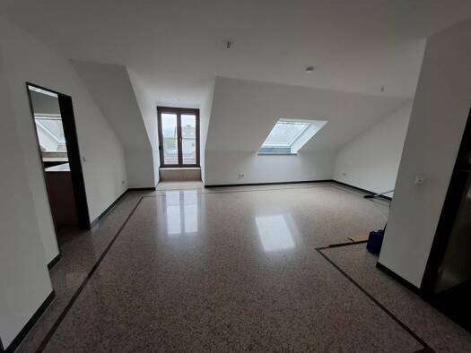 Wohnung zur Miete 544 € 3 Zimmer 64 m² 3 Geschosse frei ab sofort Erbshausen Hausen b. Würzburg 97262