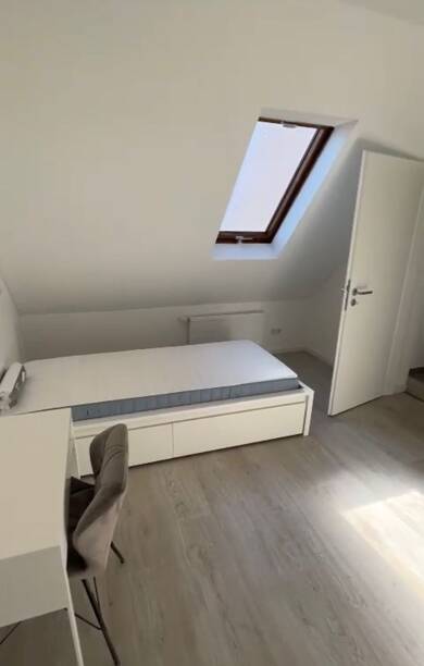 Wohnung zur Miete 450 € 4 Zimmer 18 m² Geschoss 5/5 Uhlandstraße Nürnberg 90408