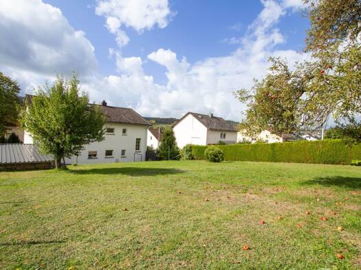 Mehrfamilienhaus zum Kauf 350.000 € 10 Zimmer 220 m² 849 m² Grundstück frei ab 01.12.2026 Probbach Mengerskirchen 35794