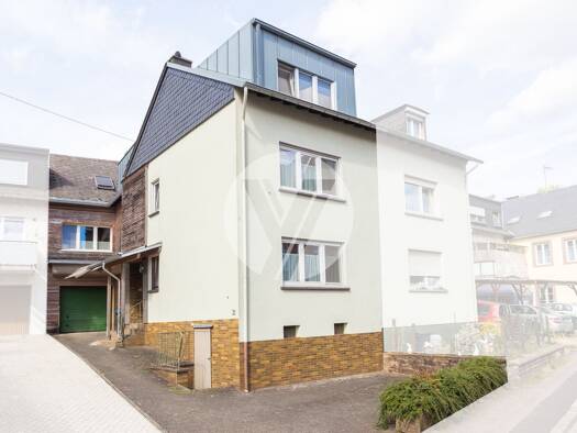 Reihenmittelhaus zum Kauf 275.000 € 7 Zimmer 199 m² 679 m² Grundstück Föhren 54343