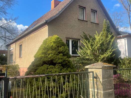 Mehrfamilienhaus zum Kauf 220.000 € 7 Zimmer 145 m² 500 m² Grundstück frei ab sofort Zepernick Panketal 16341