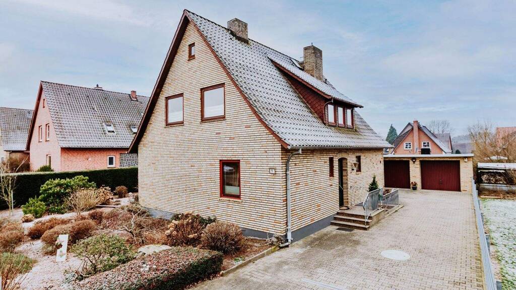 Einfamilienhaus zum Kauf 385.000 € 6 Zimmer 155 m² 902 m² Grundstück Reppenstedt 21391