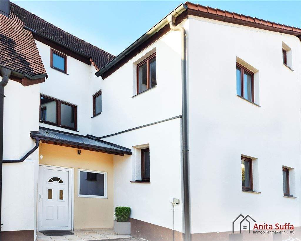 Immobilie in Diespeck - Ihr Familienglück wartet auf Sie - großzügige Raumgestaltung mit viel Potenzial! - Bild 3